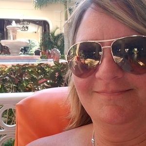 Meet your Posher, Kari